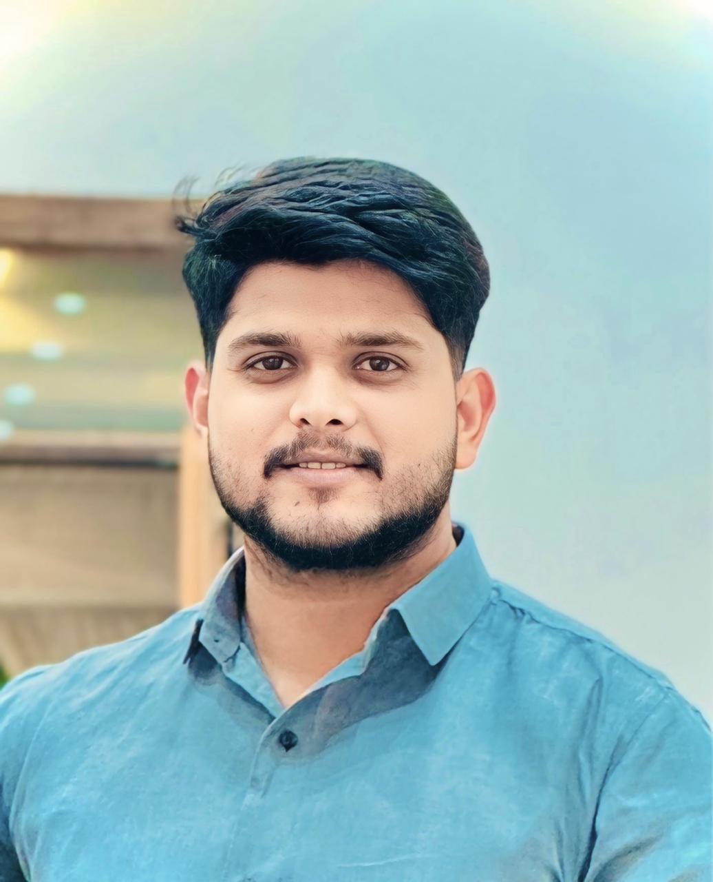 योगेश बवले — संस्थापक व सोलर तज्ञ